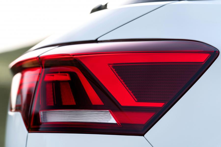 Детали экстерьера Volkswagen T-Roc 4Motion 2017 года  (UK) (фото 3 из 27)